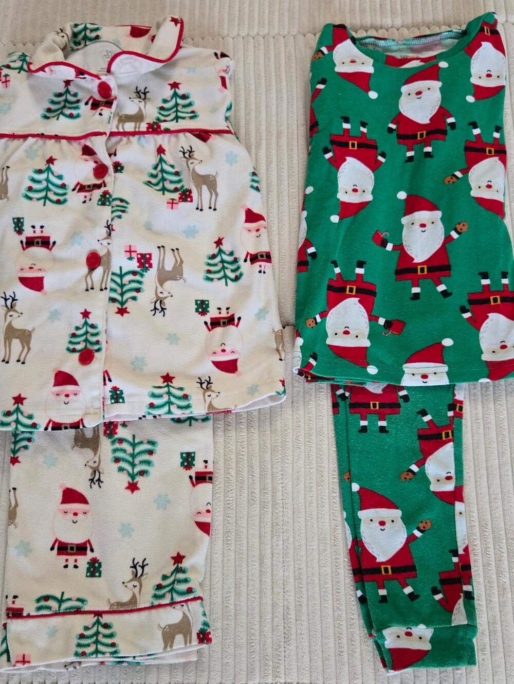 Holiday Santa Print Girls Pajama Set - Green & Cream
